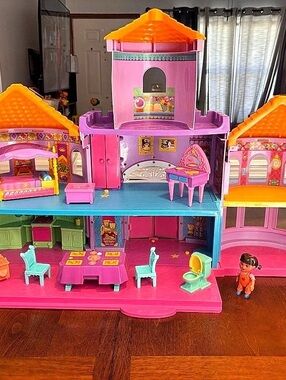 Fisher-Price Dora's Magical Castle Pink & Orange Dollhouse Playset